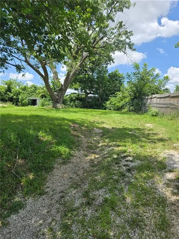 3122 Myrtle Avenue, Kansas City, MO 64128 - #3