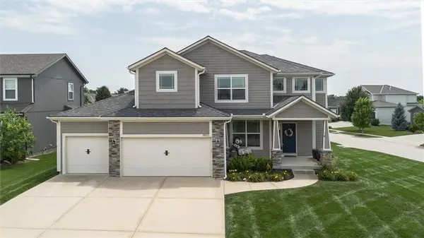 18523 W 193rd Terrace, Spring Hill, KS 66083