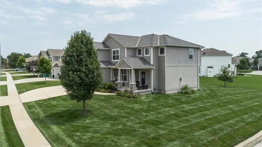18523 W 193rd Terrace, Spring Hill, KS 66083 - #2