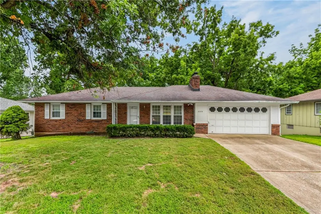 8029 Yecker Avenue, Kansas City, KS 66109 - #1