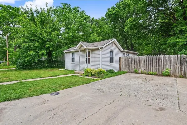 1418 Maple Lane, Lawrence, KS 66044