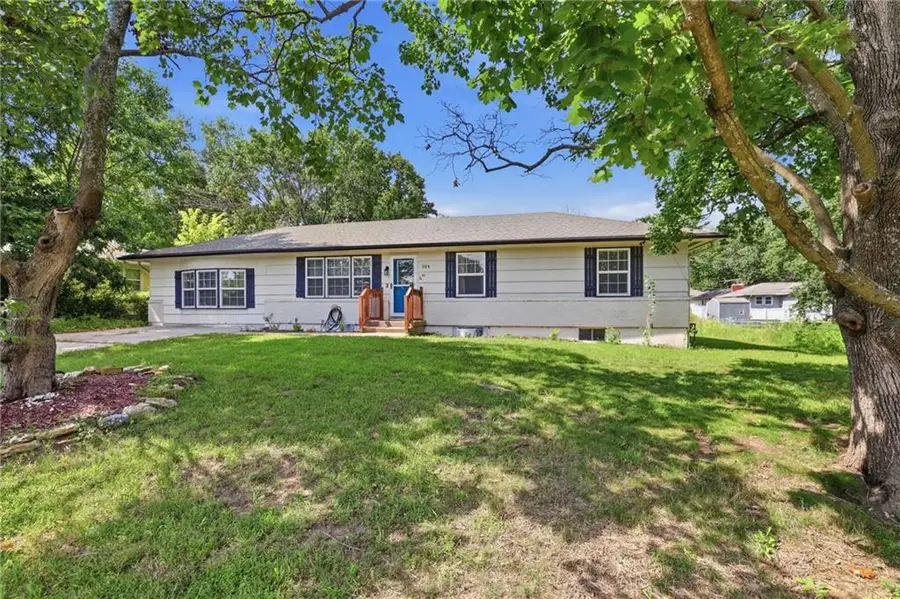 304 E South Street, Harrisonville, MO 64701 - #2