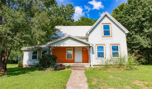 210 N Main Street, Centerview, MO 64019