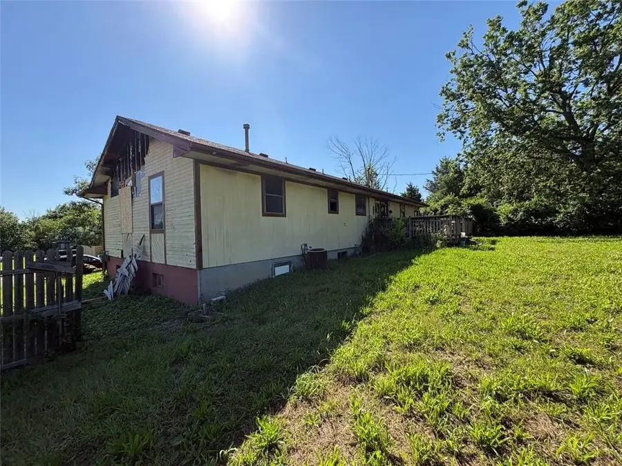 3801 SE Evans Street, Topeka, KS 66609 - #3