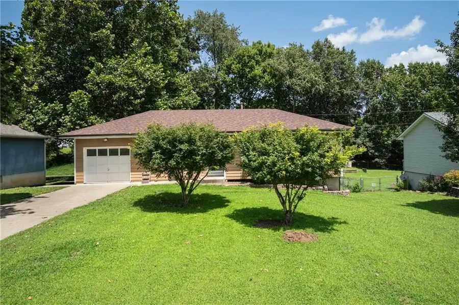 23 SE 190th Road, Warrensburg, MO 64093 - #2