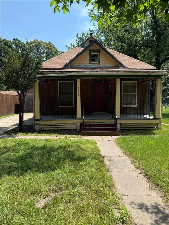 1214 Oakland Avenue, Topeka, KS 66616