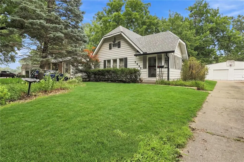 7535 Mcgee Street, Kansas City, MO 64114 - #1