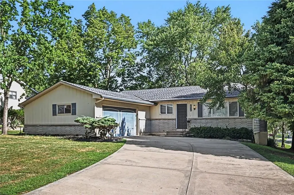 1710 67th Terrace, Kansas City, MO 64118 - #1