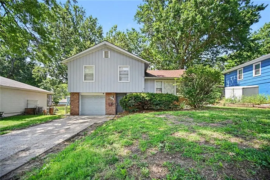 8007 E 93rd Street, Kansas City, MO 64138 - #1