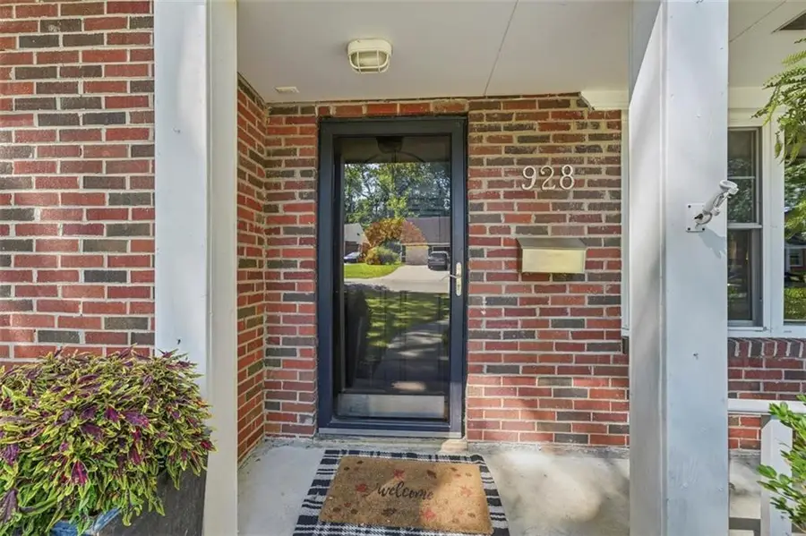 928 E Drumm Circle, Independence, MO 64055 - #3