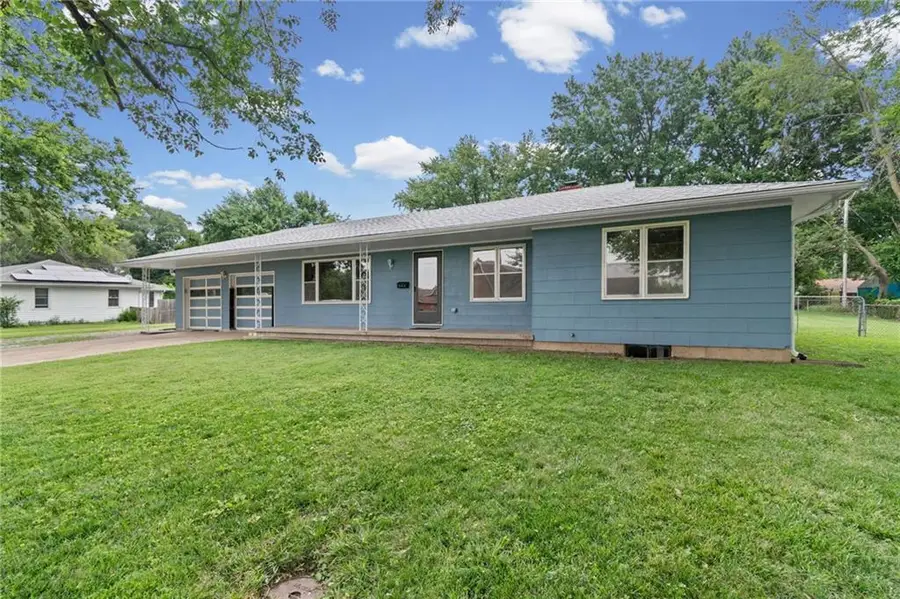 804 SW 19th Street, Blue Springs, MO 64015 - #3