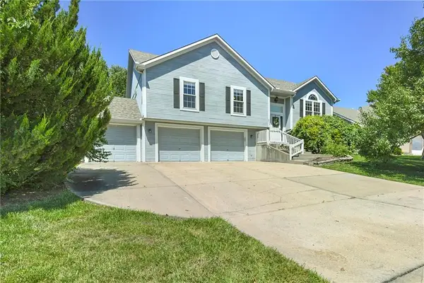 2606 S 24th Street, Leavenworth, KS 66048