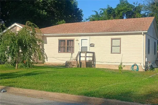 1418 N Cedar Street, Nevada, MO 64772