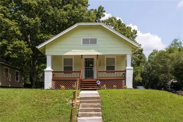 3220 E 68th Street, Kansas City, MO 64132