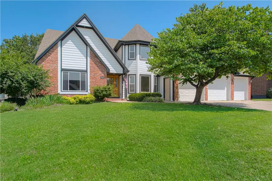 2452 NW Valley View Drive, Lees Summit, MO 64081 - #2