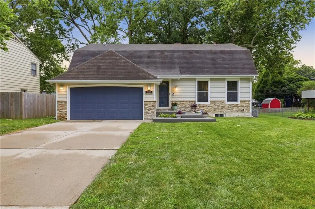 1611 NE 50th Street, Kansas City, MO 64118 - #1