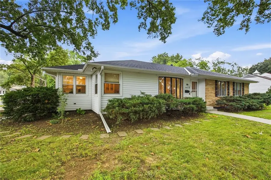10915 Elmwood Drive, Kansas City, MO 64137 - #3