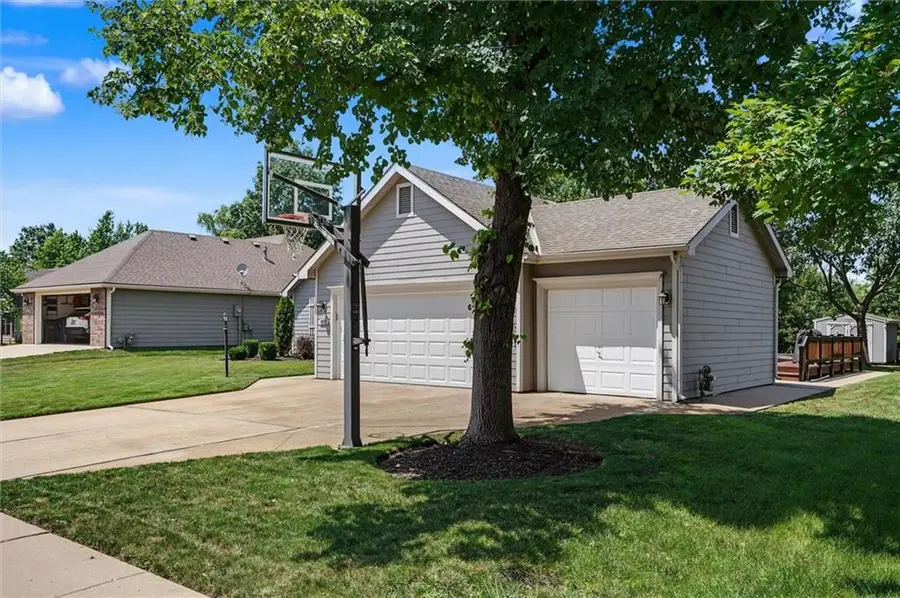 4212 Saddlehorn Drive, Lawrence, KS 66049 - #2