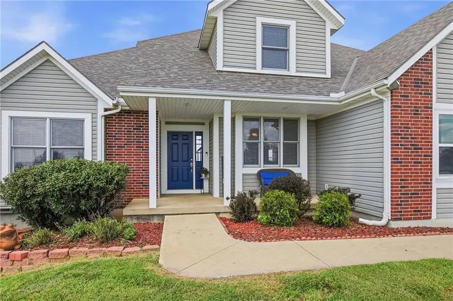4962 W 351st Street, Louisburg, KS 66053 - #2