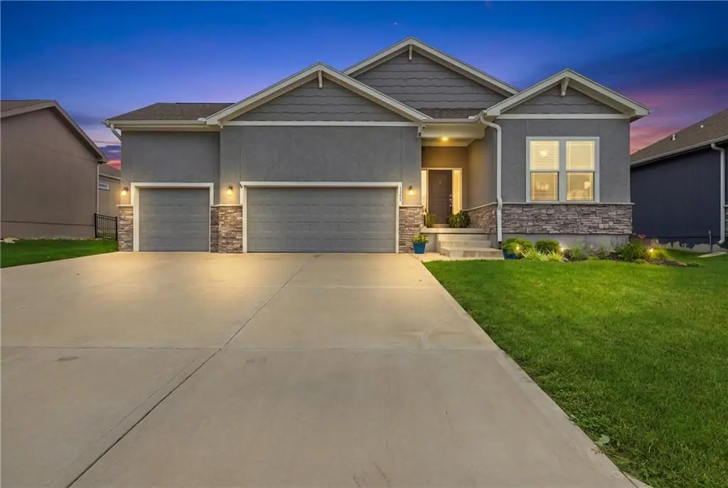 1122 SW Cheshire Drive, Lees Summit, MO 64083 - #1