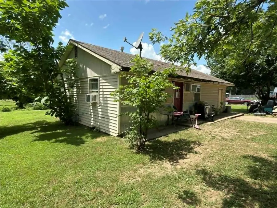 508 N 3rd Street, Rich Hill, MO 64779 - #2
