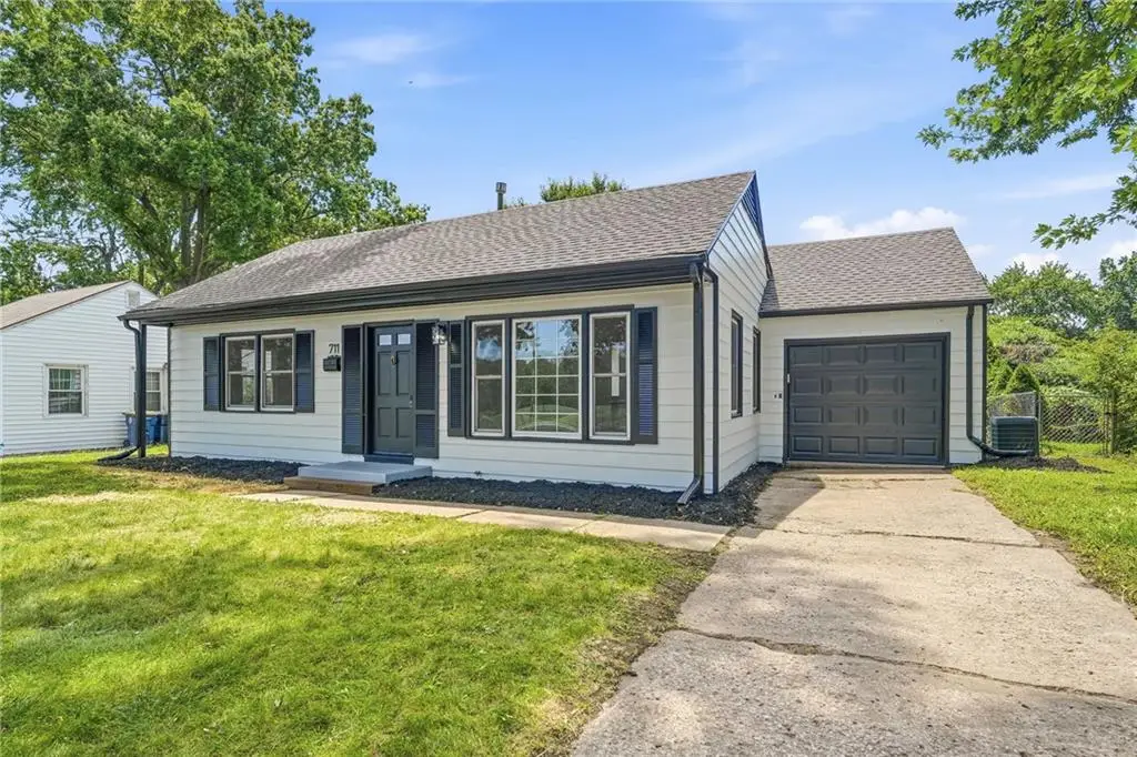 711 W 84th Street, Kansas City, MO 64114 - #1