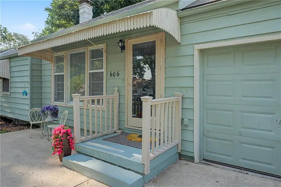 606 NE 43rd Terrace, Kansas City, MO 64116 - #3