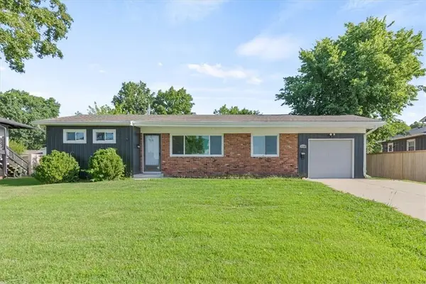 11108 W 70th Terrace, Shawnee, KS 66203