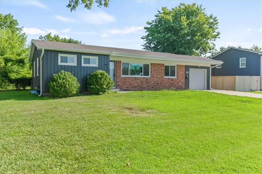 11108 W 70th Terrace, Shawnee, KS 66203 - #2