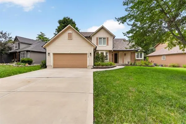 4132 SW Leeward Drive, Lee's Summit, MO 64082