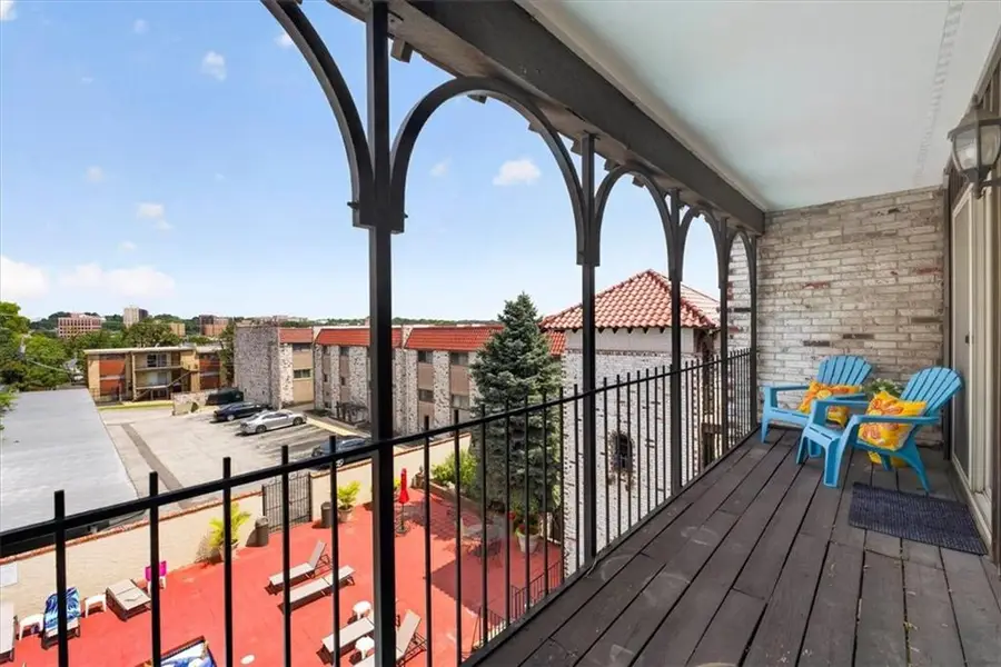 5019 Walnut Street #E, Kansas City, MO 64112 - #3