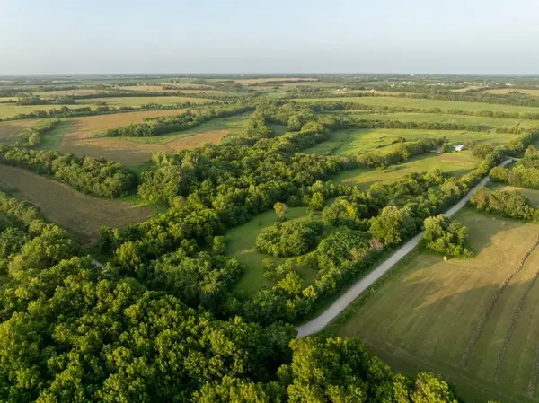 S Famuliner Road, Garden City, MO 64747