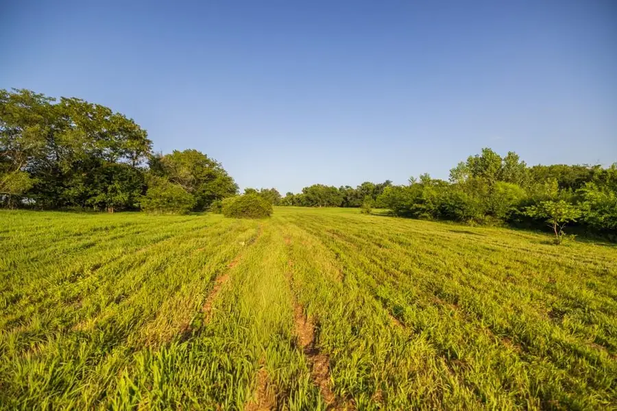 S Famuliner Road, Garden City, MO 64747 - #2
