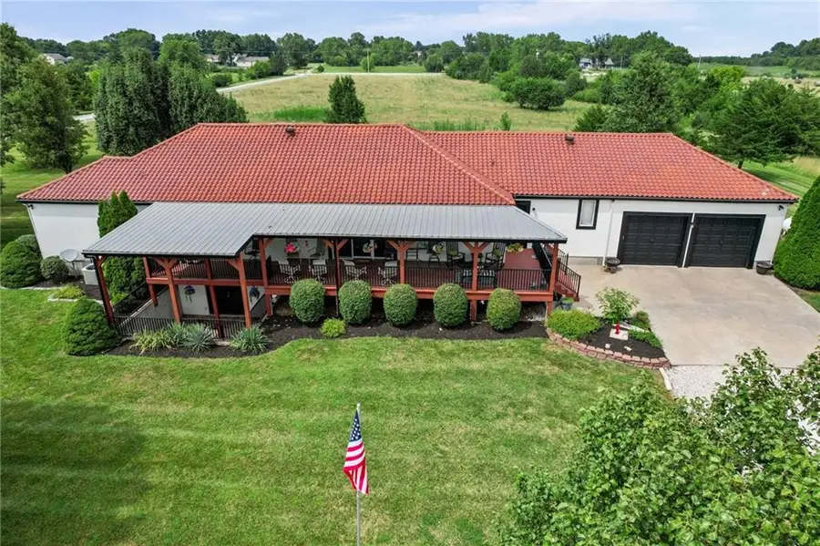1005 W Main Street, Cleveland, MO 64734 - #2