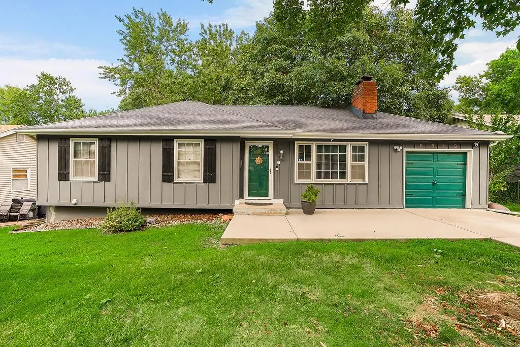 8513 Arlington Avenue, Raytown, MO 64133 - #1