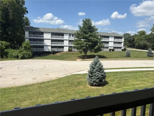 2317 NE 68th Street, Gladstone, MO 64118