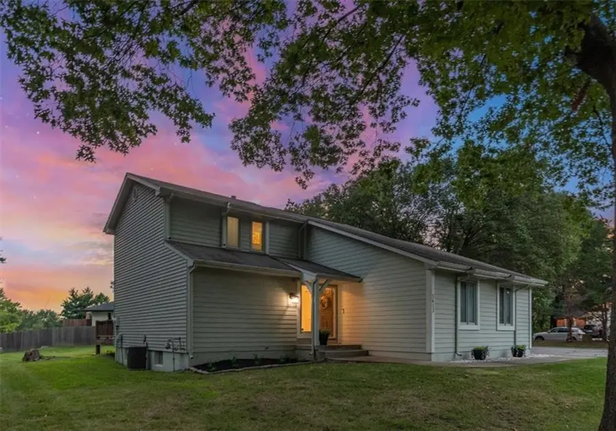 3613 SW 11th Street, Blue Springs, MO 64015 - #3