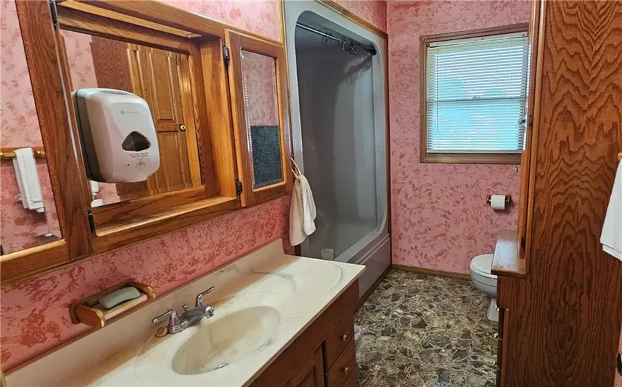 708 E Orange Street, Girard, KS 66743 - #3