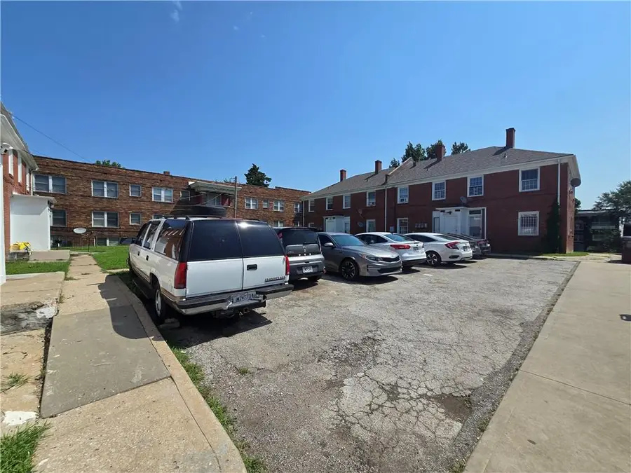535 Bellefontaine Avenue, Kansas City, MO 64124 - #2
