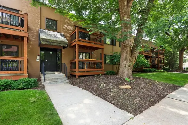 4537 Holly Street #205, Kansas City, MO 64111