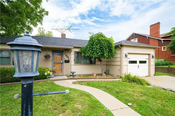 1901 Sacramento Street, St Joseph, MO 64507