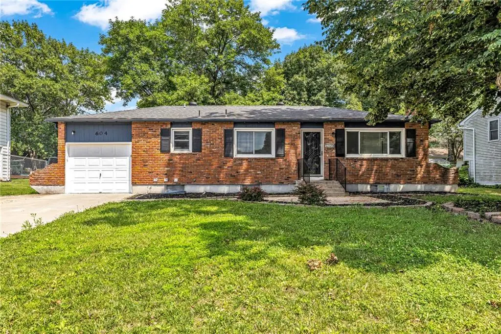 604 S Stevenson Street, Olathe, KS 66061 - #1