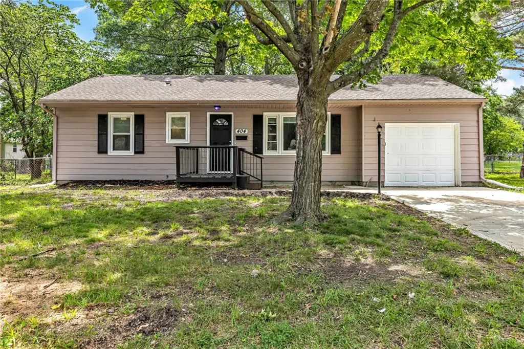 404 NE Grand Avenue, Lees Summit, MO 64063 - #1