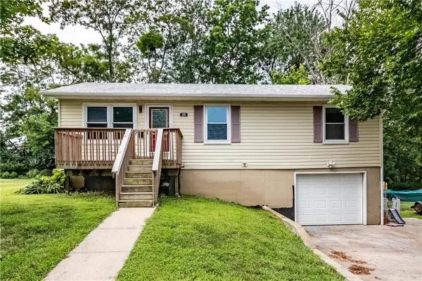 105 Hardy Street, Knob Noster, MO 65336