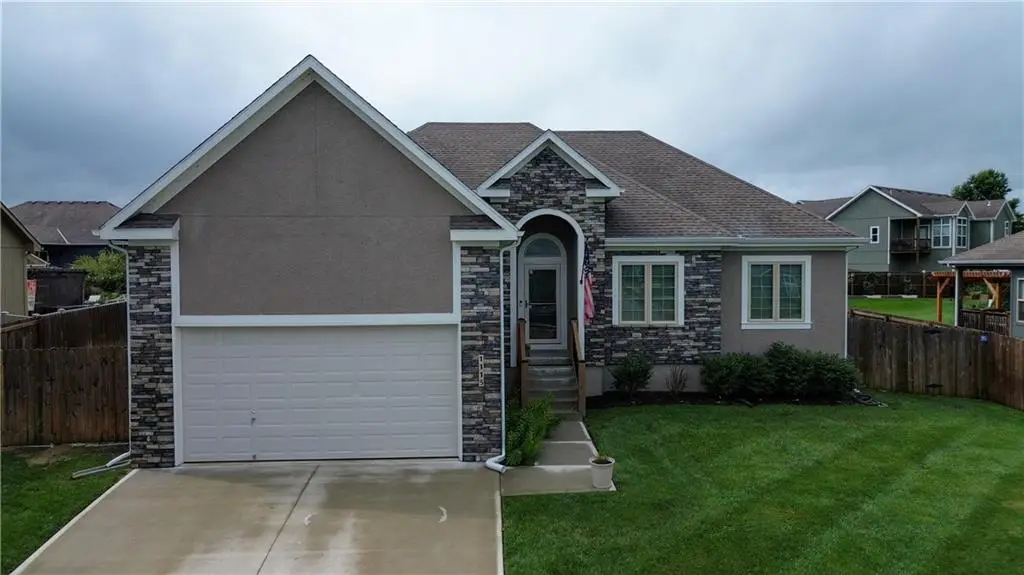 1115 SW 8th Street, Oak Grove, MO 64075 - #1
