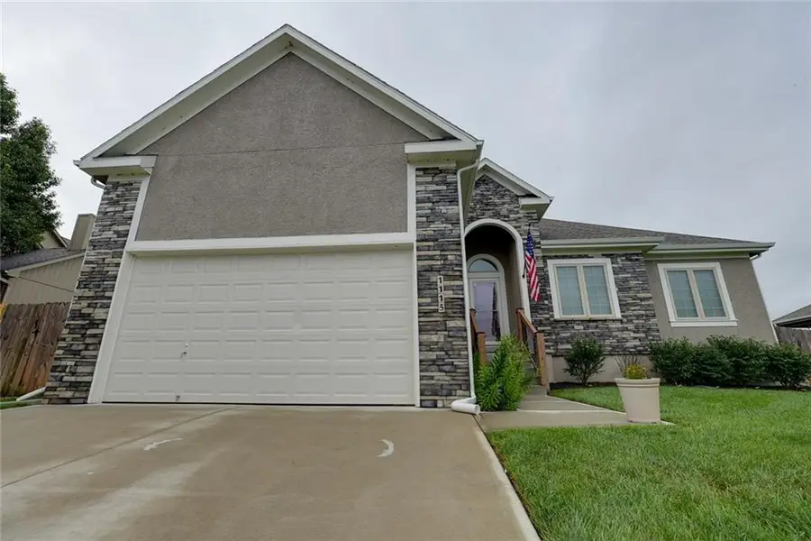 1115 SW 8th Street, Oak Grove, MO 64075 - #2