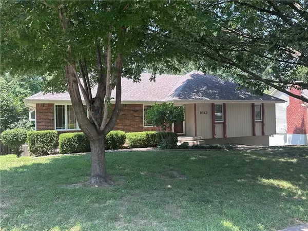 1613 SW 20th Street, Blue Springs, MO 64015