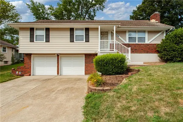 2404 Viking Drive, Independence, MO 64057