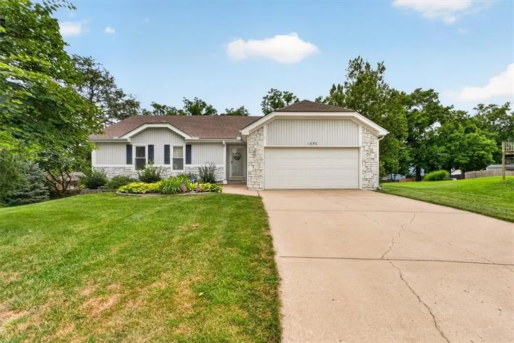 1650 N Sunset Street, Olathe, KS 66061 - #1