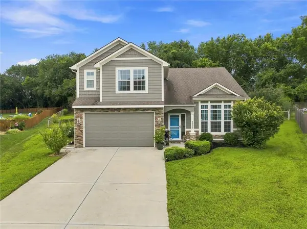 16805 Juniper Drive, Basehor, KS 66007
